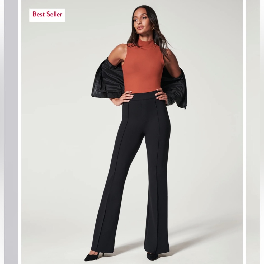 SPANX NWT The Perfect Pant, Hi-Rise Flare in pointe Medium (Classic Black)